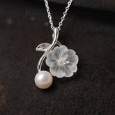 Fashion Romantic Flower Shaped Crystal Silver Pendant Necklace