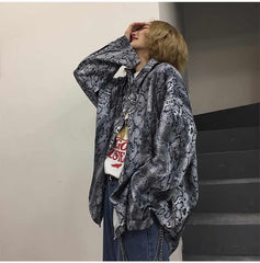 Unisex Shirt in Snake Print