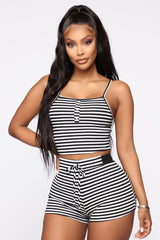 Women's Striped Crop Top and Shorts 2 Pcs Set