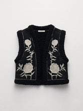 Fleece Embroideried Floral Vest