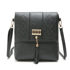 Women's Boho Hollow Out Shoulder Bag with Tassels