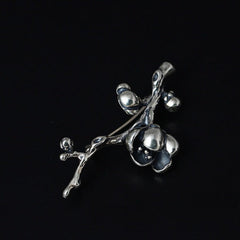 Exquisite Vintage Floral Silver Women's Brooch