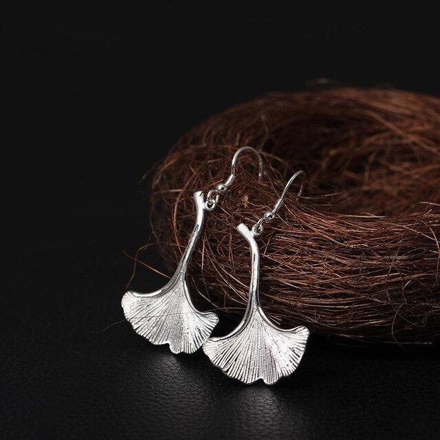 Elegant Vintage Ginkgo Leaf Shaped Silver Drop Earrings