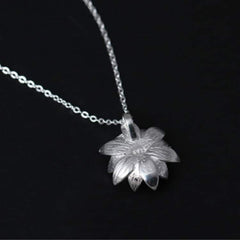 Charming Lotus Shaped Silver Women's Pendant Necklace