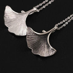 Elegant Vintage Ginkgo Leaf Shaped Silver Pendant Necklace