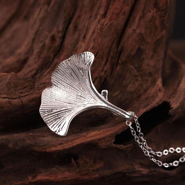 Elegant Vintage Ginkgo Leaf Shaped Silver Pendant Necklace