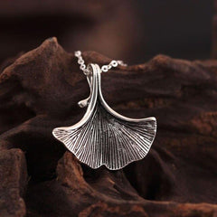Elegant Vintage Ginkgo Leaf Shaped Silver Pendant Necklace