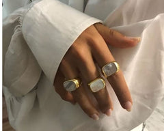 Chic Titanium Shell Decorated Band Ring