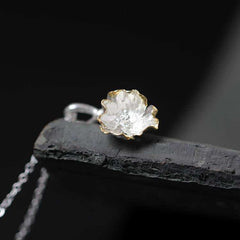 Elegant Vintage Flower Shaped Silver Pendant Necklace