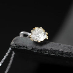 Elegant Vintage Flower Shaped Silver Pendant Necklace