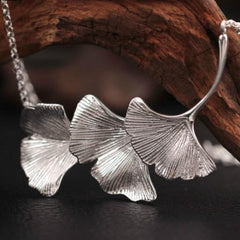 Fashion Vintage Ginkgo Plant Shaped Silver Pendant Necklace