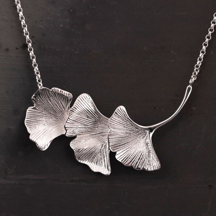 Fashion Vintage Ginkgo Plant Shaped Silver Pendant Necklace