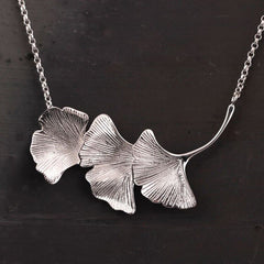 Fashion Vintage Ginkgo Plant Shaped Silver Pendant Necklace