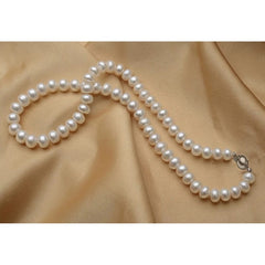 Women's Classic Pearls Choker