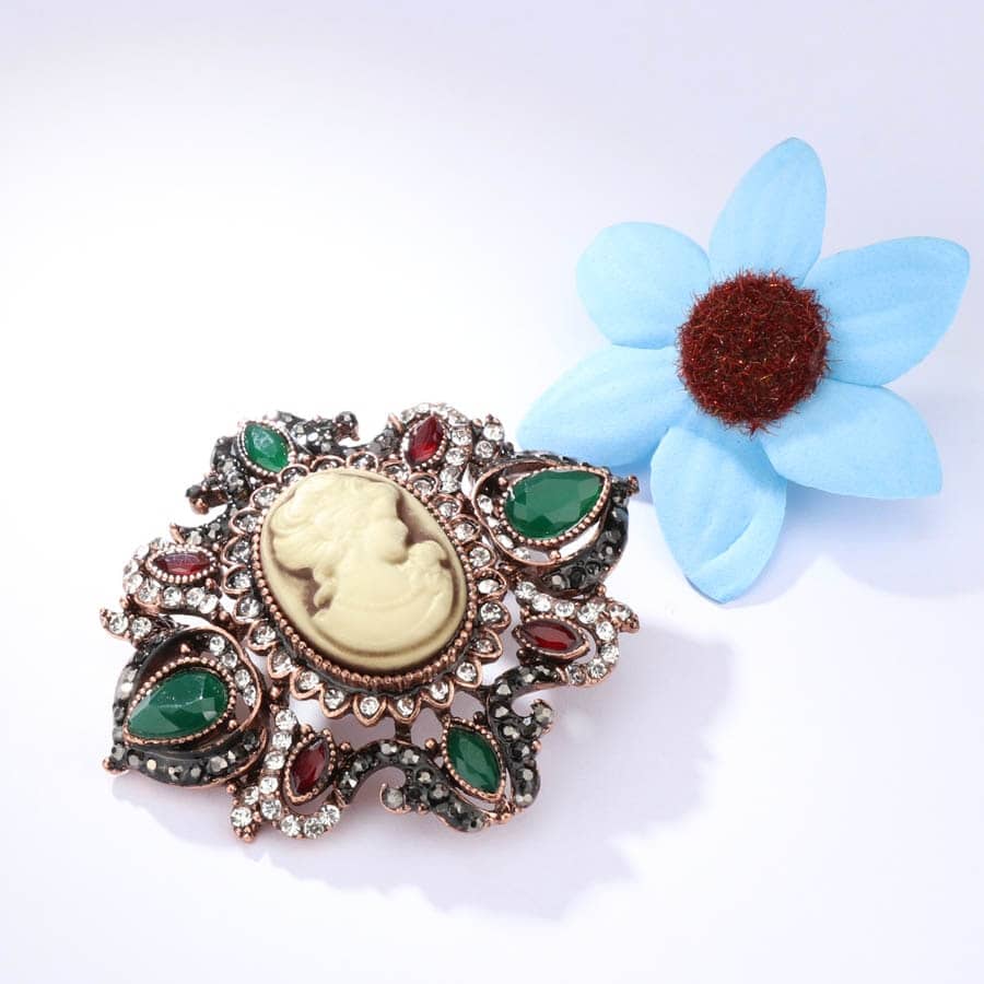 Women's Vintage Style Cameo Brooch
