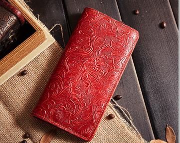Genuine Leather Women's Cardholder with Engraved Ornament