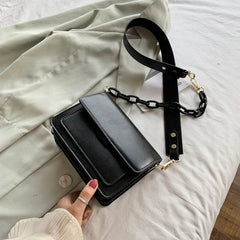 Women's Oversized Chain Strap Messenger Bag