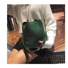 Women's Bucket Shaped Tassel Messenger Bag